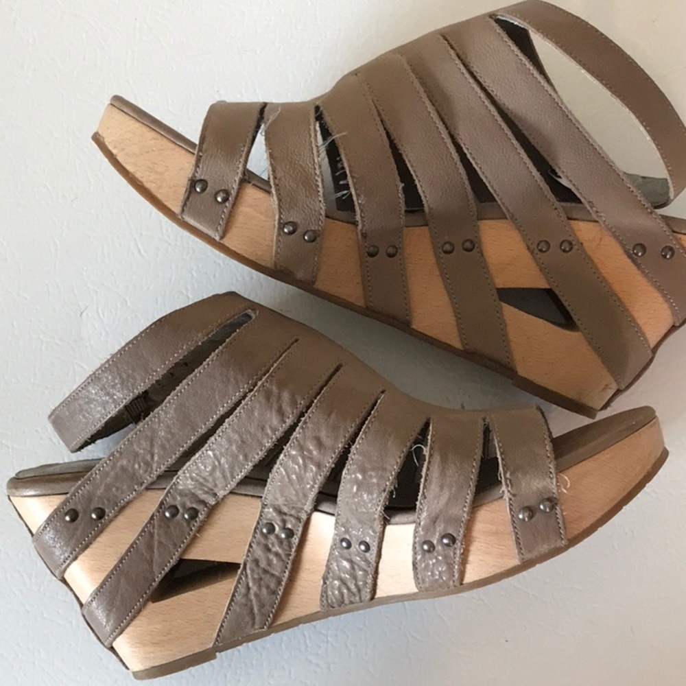 Eileen Fisher Lotus Wedges Wood/Leather Tan Leather EUC backyard BBQ Approved